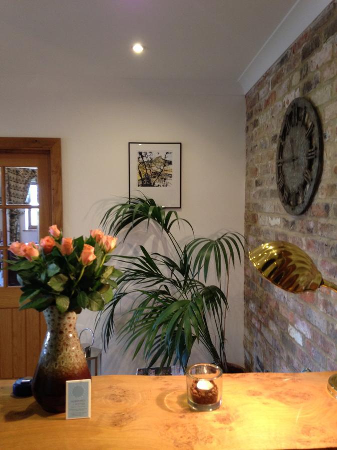ヤーム The Stables At The Vale Bed & Breakfast エクステリア 写真