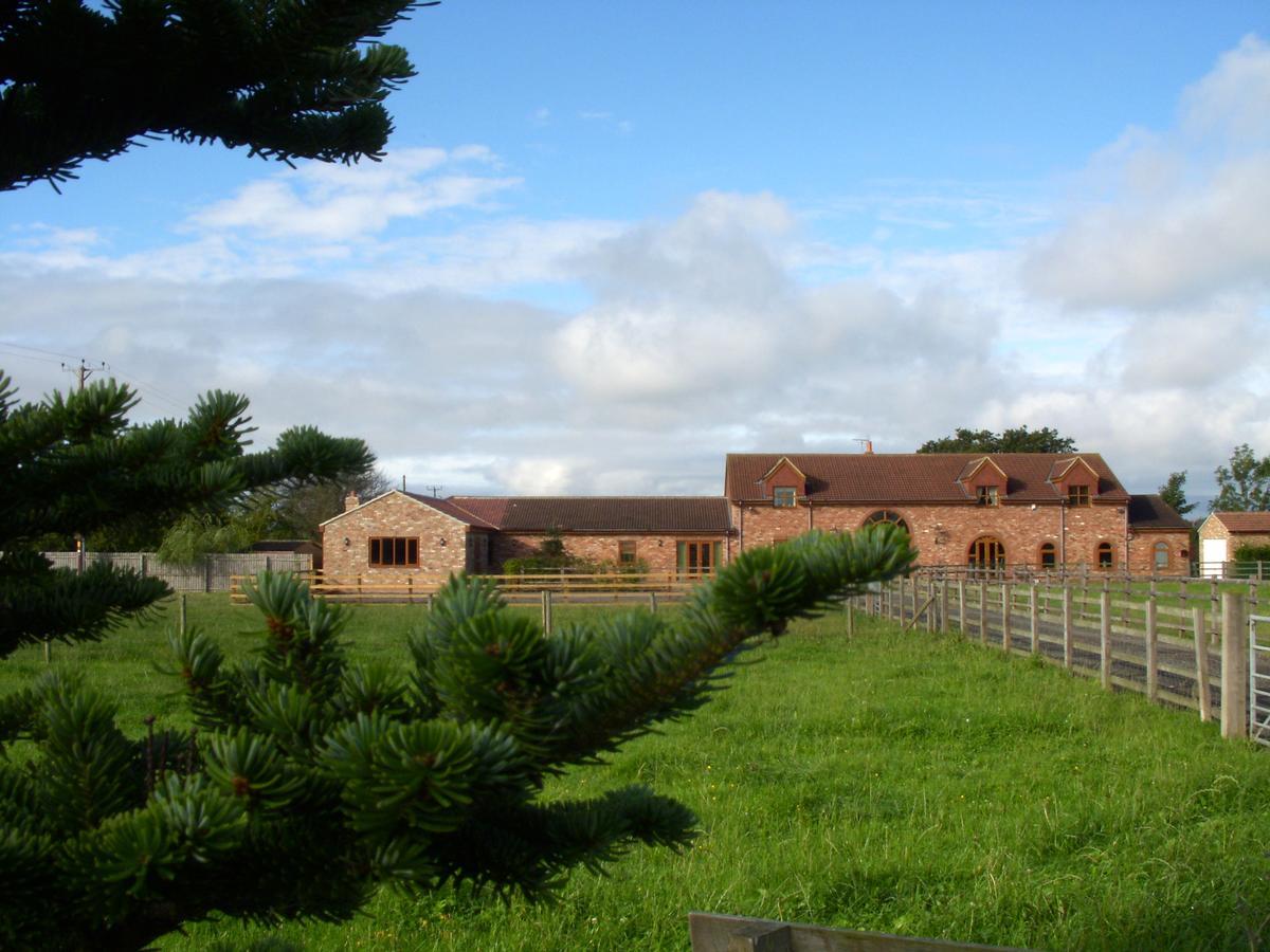 ヤーム The Stables At The Vale Bed & Breakfast エクステリア 写真